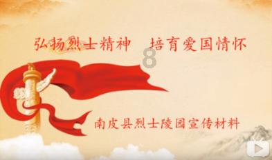1月18日,江西赣州,草莓摊主起争执,互投掷草莓