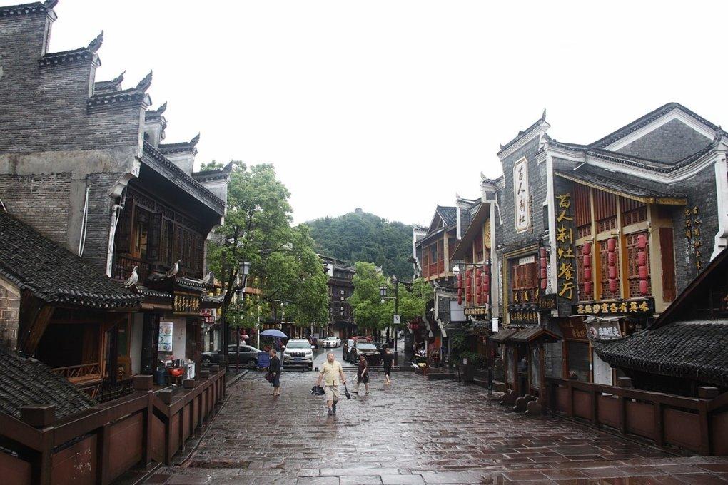 比苹果良心太多！华为官网龙年主题手机壳上架：最贵168元