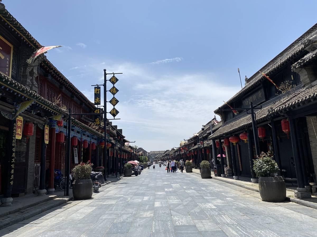 可爱的女生解救